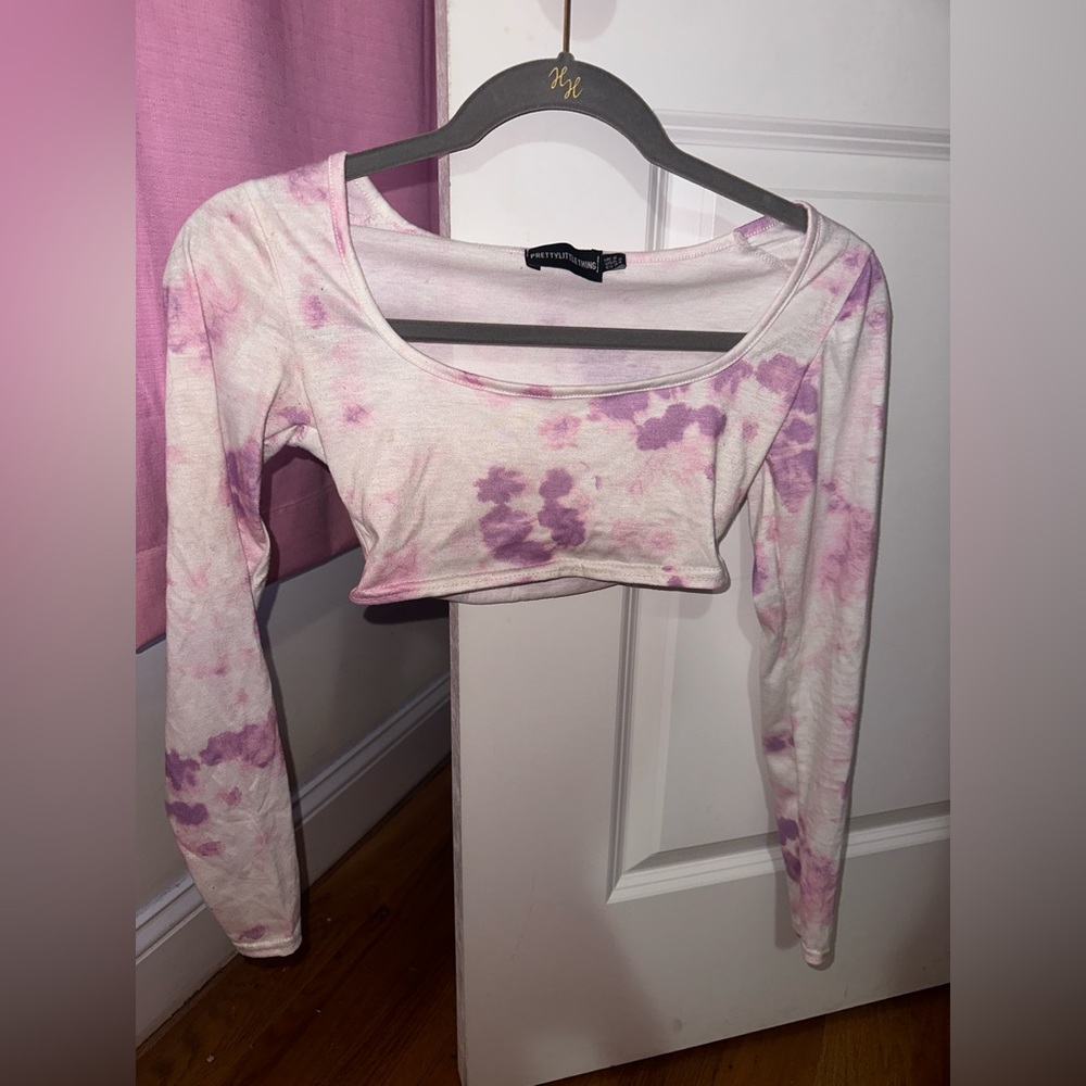 long sleeve pink and white crop top